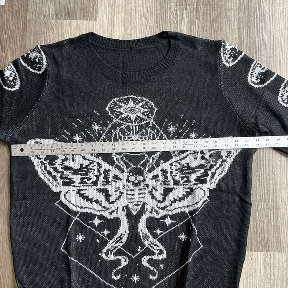 Death Head Moth Sweater Goth/Punk/Halloween Women’s: Medium - Picture 8 of 9